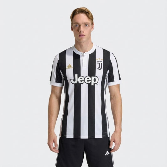 Camisa Retrô Juventus 2017/18 I